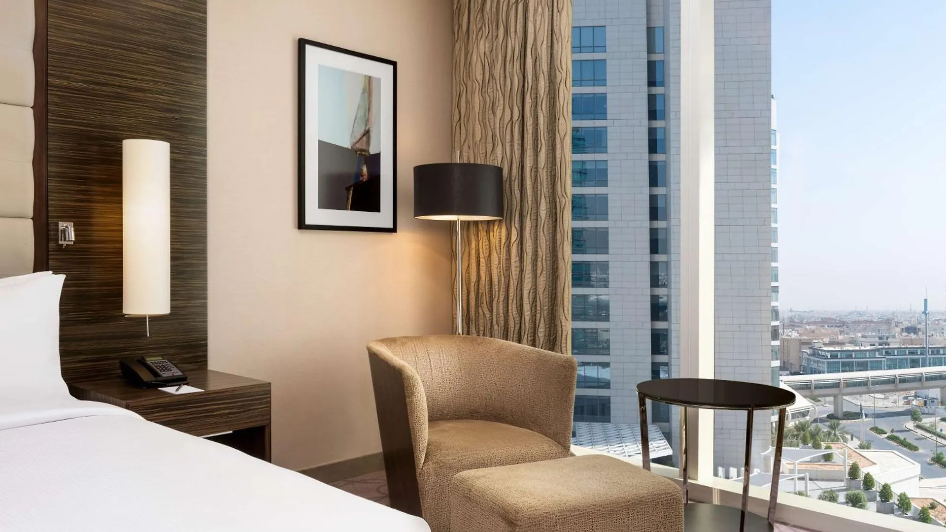 Hilton Riyadh Hotel & Residences 5*,
